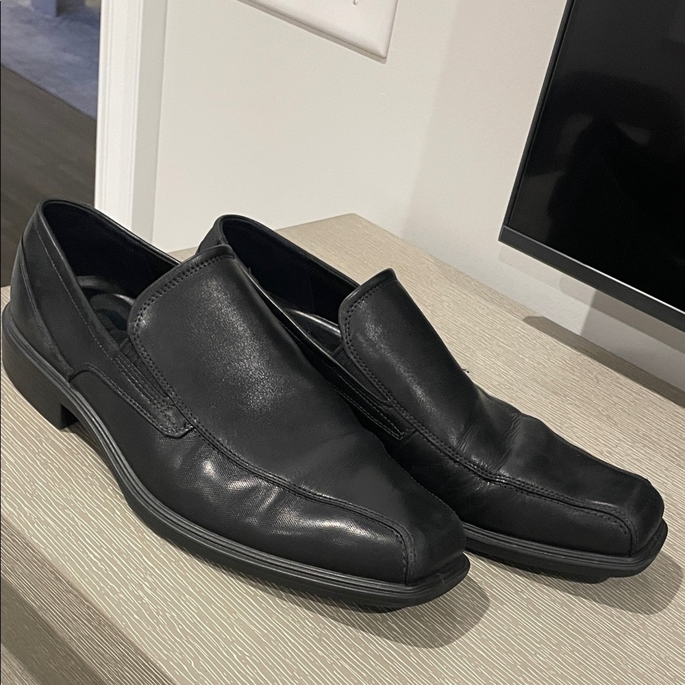 Ecco Black Leather Loafers - Picture 2 of 12